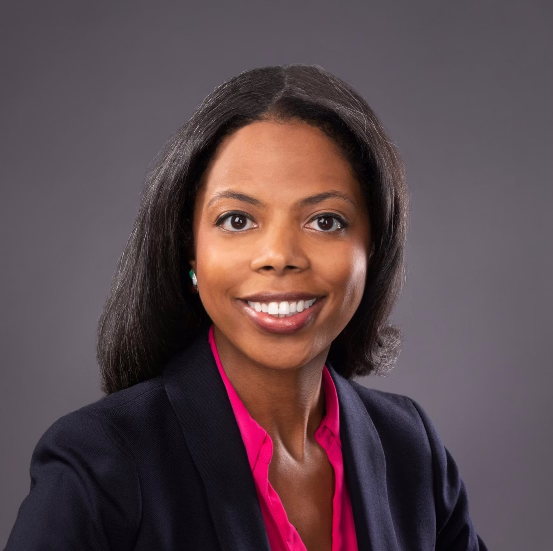 Alecia Hill headshot