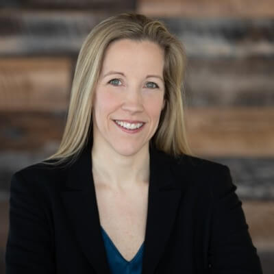 Holli Beckman headshot