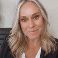 Amanda Bastian headshot