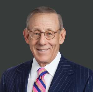 Stephen Ross headshot