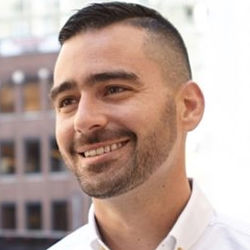 Ari Parritz headshot