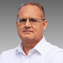 Chris Pruitt headshot