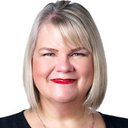 Elizabeth Dickey headshot