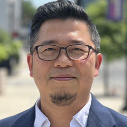 Hai Chien Wang headshot