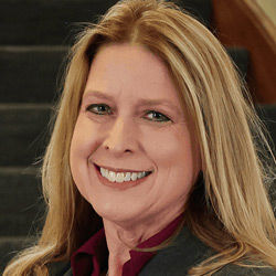 Julie Cline headshot