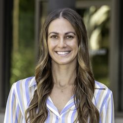 Kayla Evans headshot