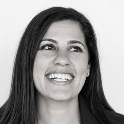 Lindsay Desmettre headshot