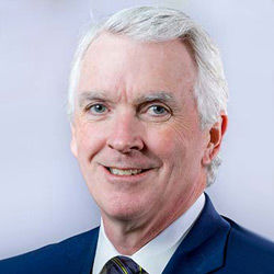 Thomas Lynch headshot
